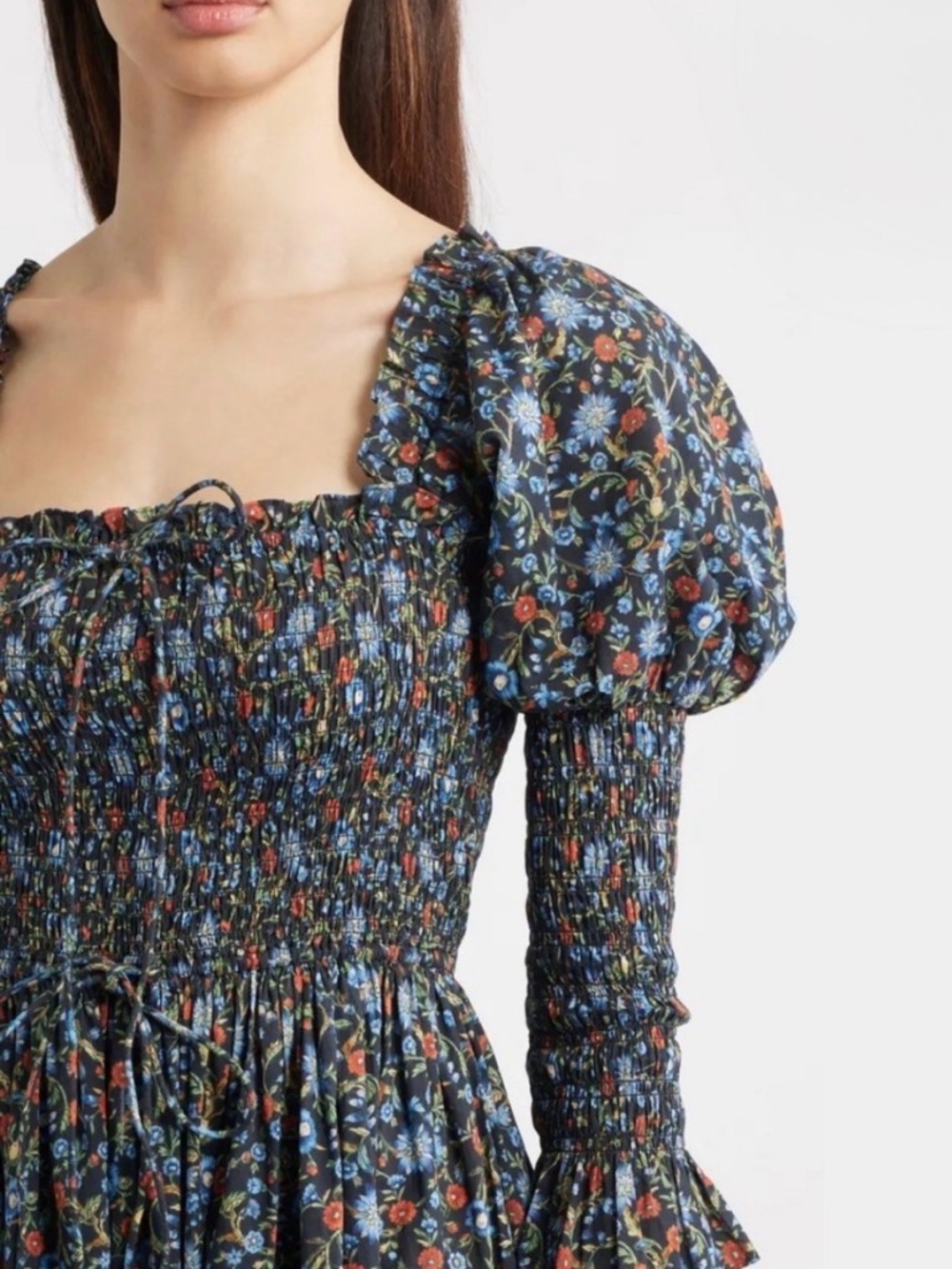 Doen Smocked Square Neck Floral Maxi Dress in Navy - Picture 3 of 5